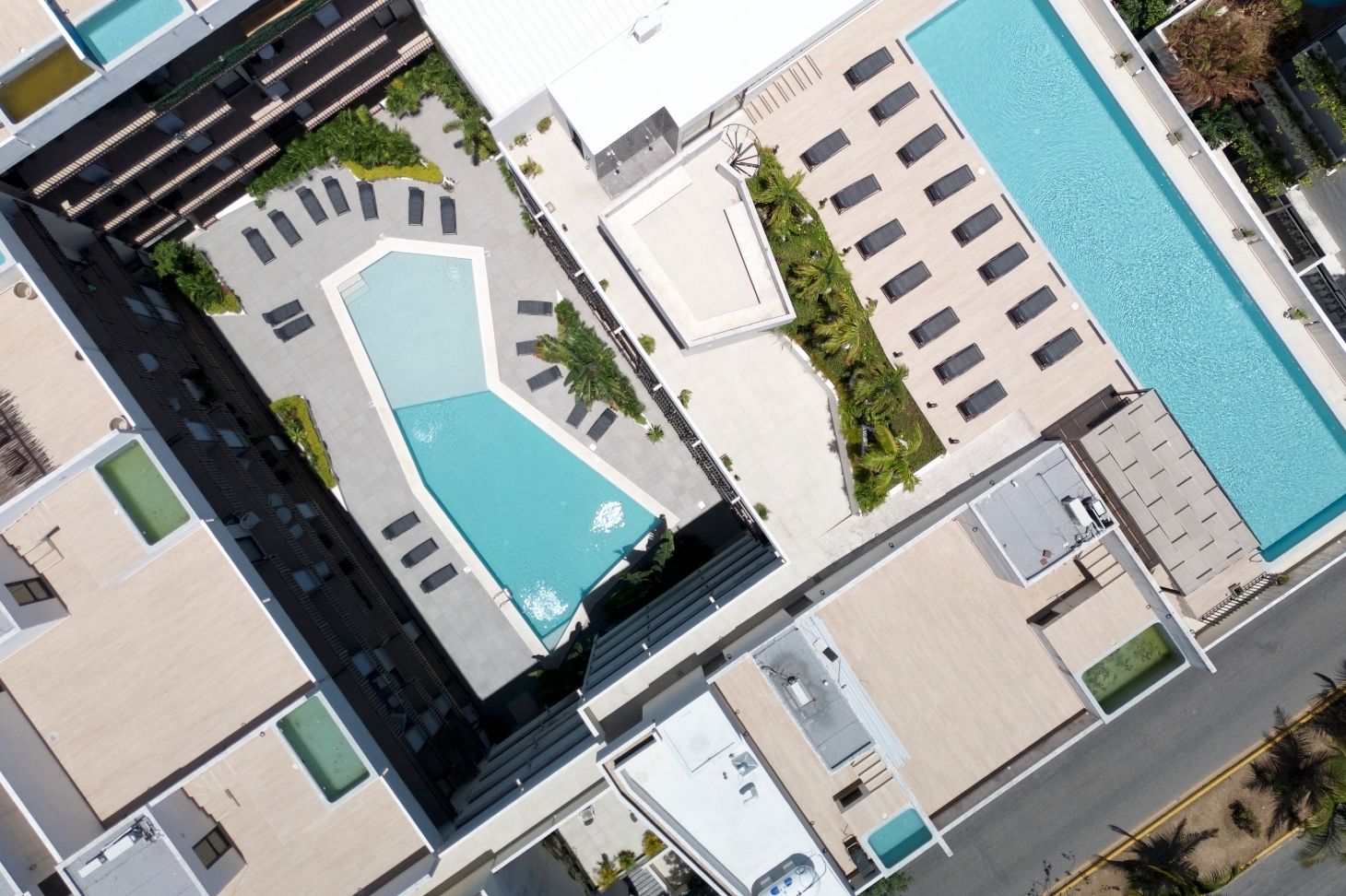 Urban Towers | 1-Bedroom Penthouse with Private Rooftop