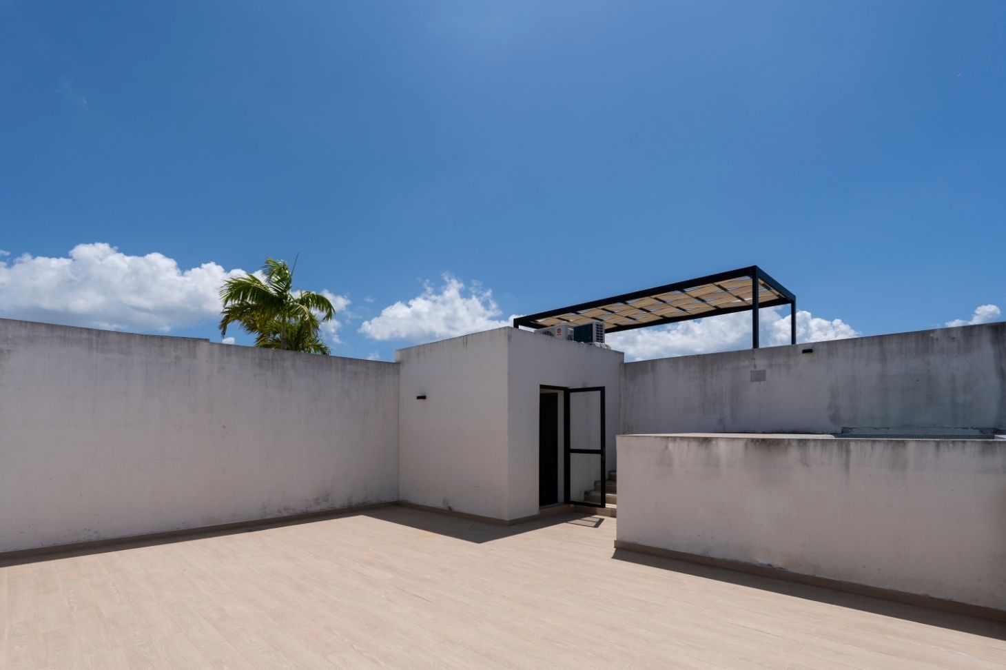 Urban Towers | 1-Bedroom Penthouse with Private Rooftop