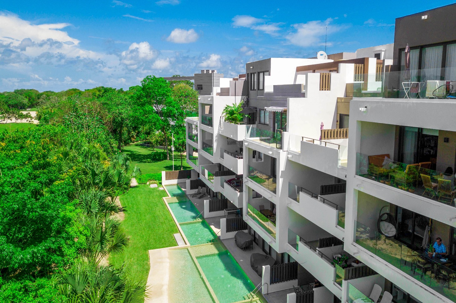 Lorena Ochoa, Condo in front of superb golf course 