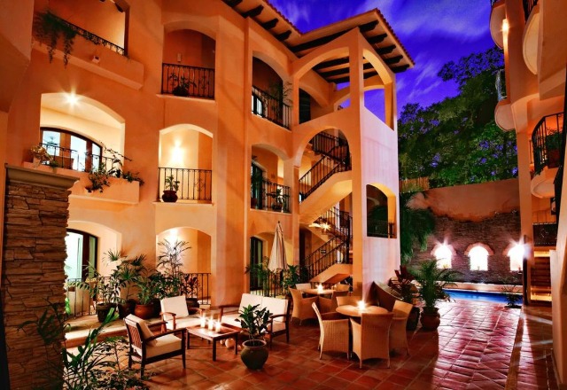 Astounding hotel, downtown Playa del Carmen