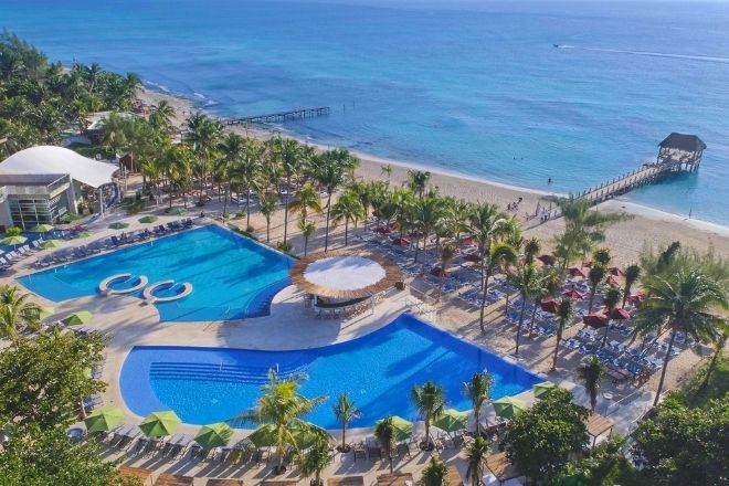 3bd apartment in Condo-Hotel on the beach