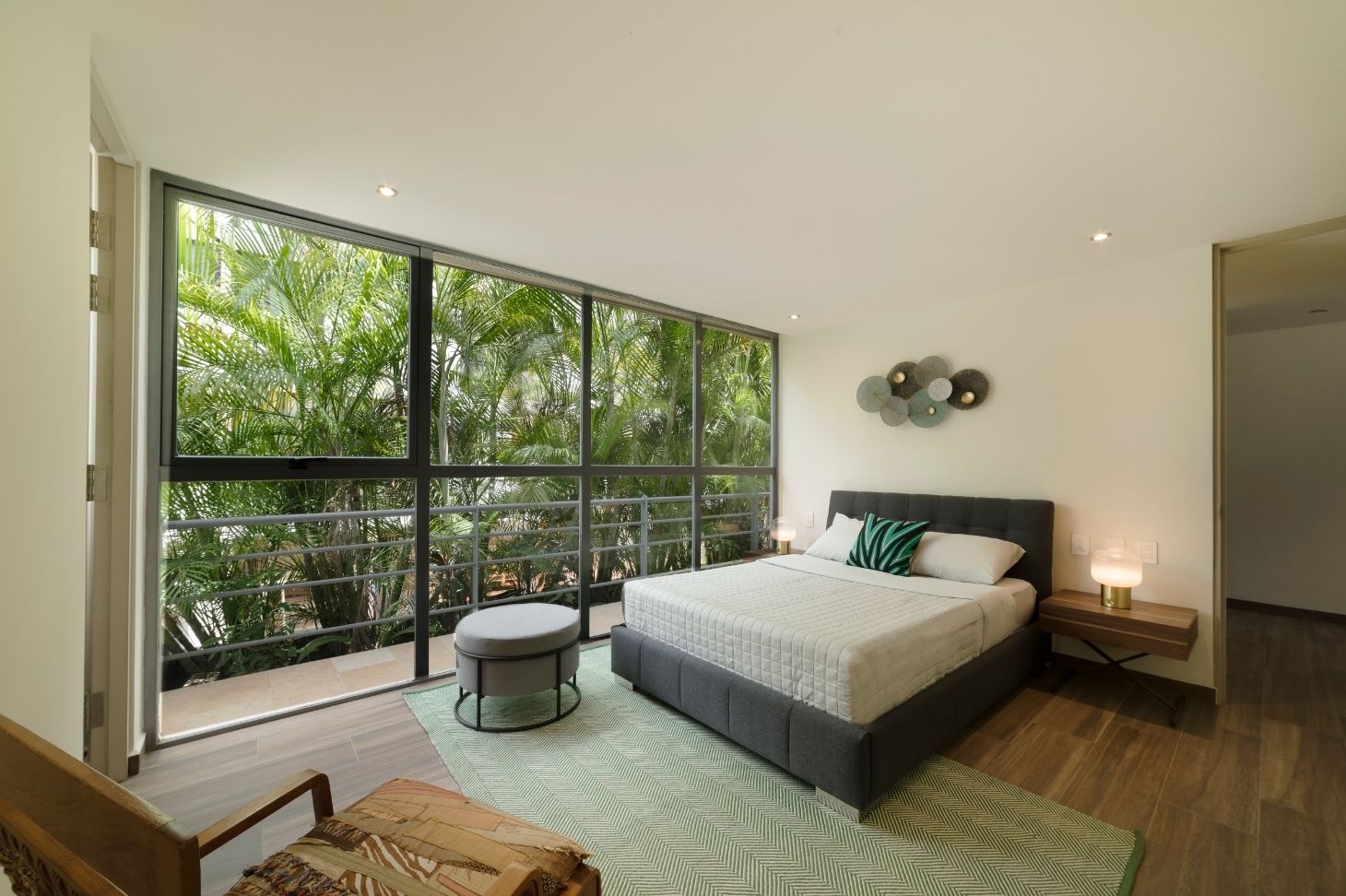 Siaan, 2 stories and 2bd lofts with beautiful sights