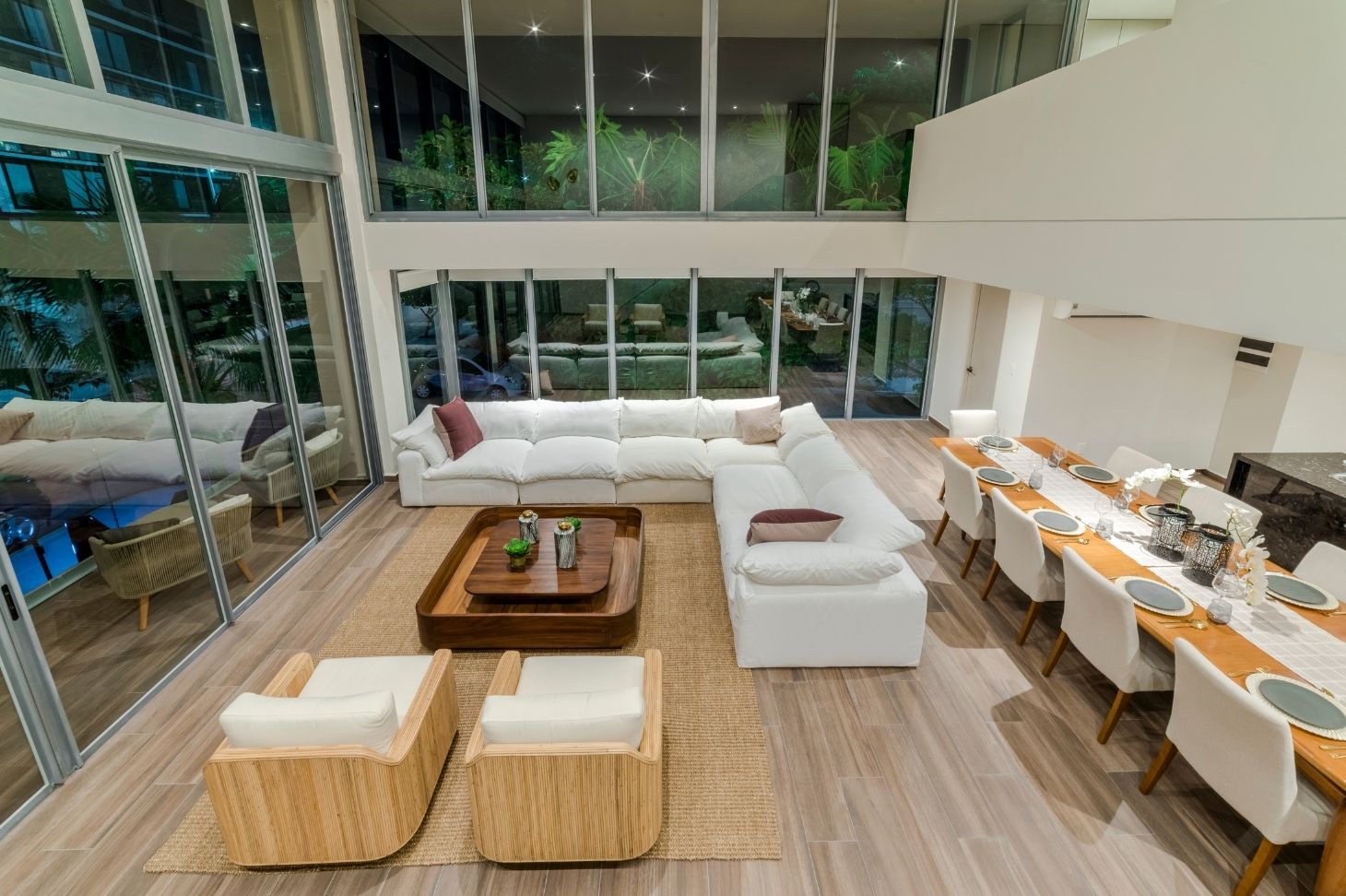 Siaan, 2 stories and 2bd lofts with beautiful sights