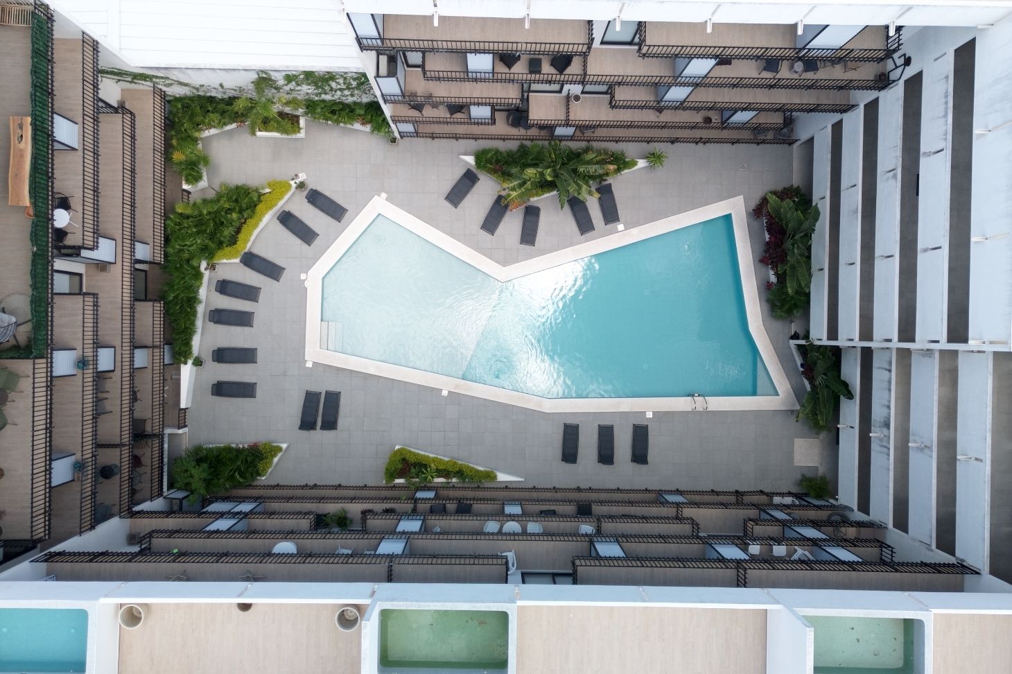 Urban Towers | 1-Bedroom Penthouse with Private Rooftop
